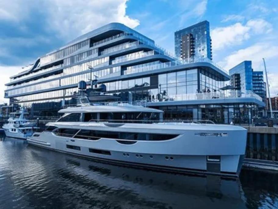 1-Bed Flat In Ocean Village Southampton Exterior foto