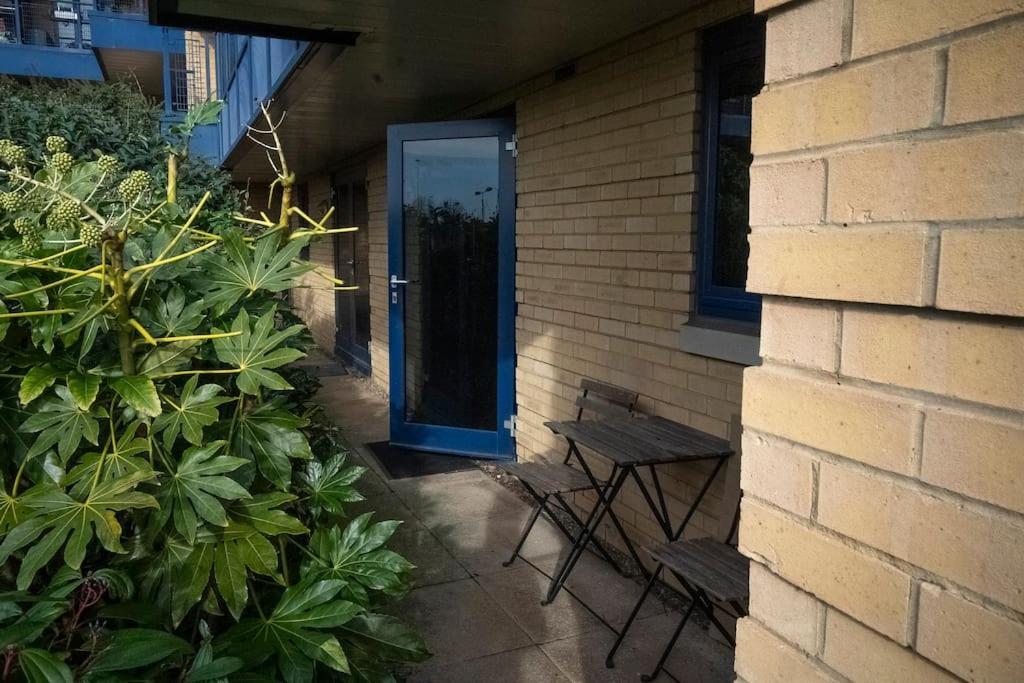 1-Bed Flat In Ocean Village Southampton Exterior foto