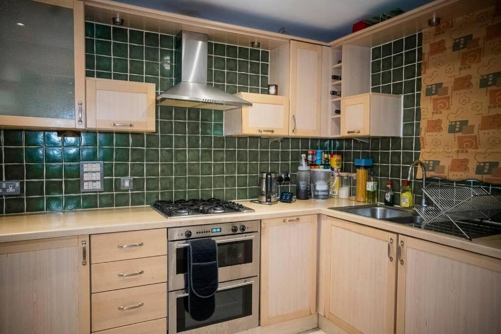 1-Bed Flat In Ocean Village Southampton Exterior foto