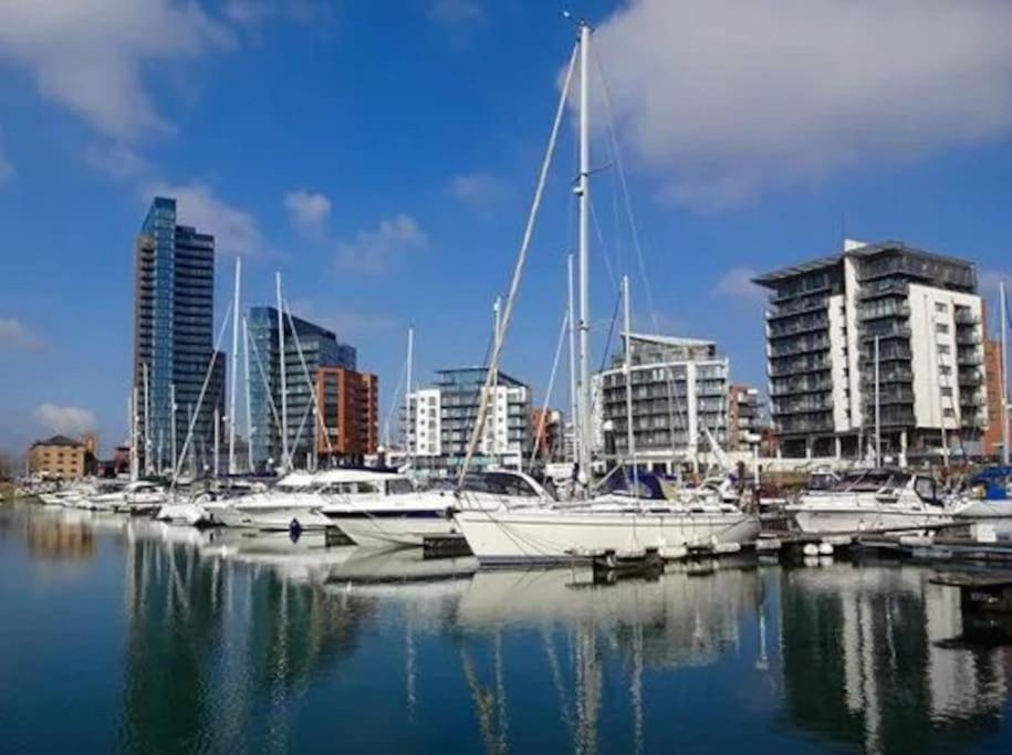 1-Bed Flat In Ocean Village Southampton Exterior foto