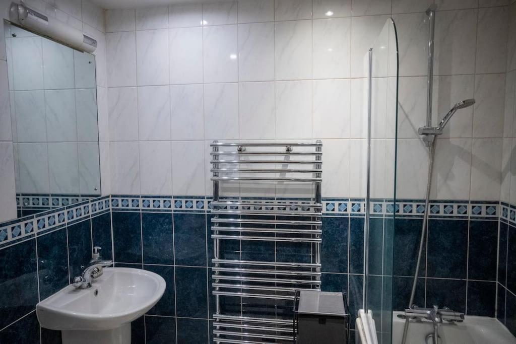 1-Bed Flat In Ocean Village Southampton Exterior foto